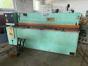 Tabulové nůžky NTC 2000/2,5