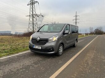 Renault trafic 8mist 2015