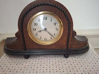 Starožitné stolní hodiny