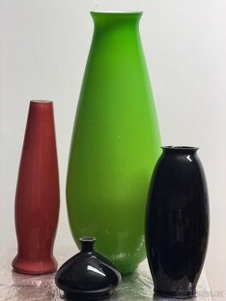 Ručně foukané české sklo vázy-Železný Brod/Nový Bor