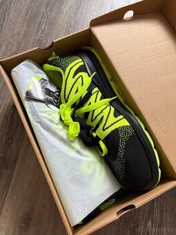 Pracovní boty CXS  vel.43 s kovovou špičkou.