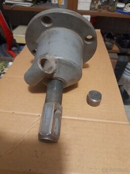 ŠKODA 100/105/120 STAHOVÁK BRZDOVÝCH BUBNŮ.