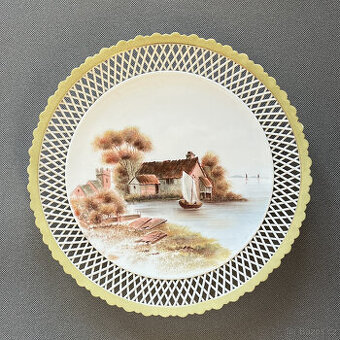 Starožitný obří závěsný prolamovaný tác 35 cm, Loket