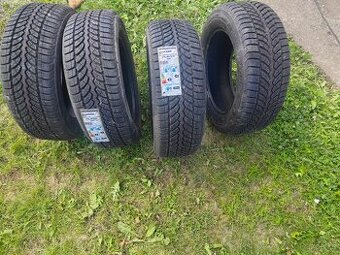 Bridgestone 215/60 R17 Zimní