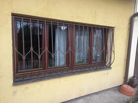 Kované mříže na okna a dveře