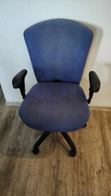 Kancelářská židle (jen je nutno vyčistit)