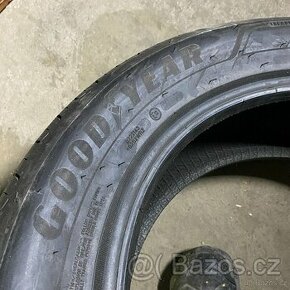 Letní pneu 215/55 R17 98W Goodyear 6mm