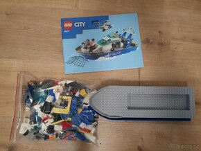 LEGO® City 60277 Policejní hlídková loď - 1