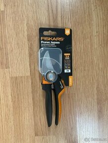 Fiskars P921 zahradní nůžky