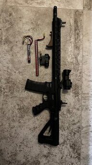 M4 TR16 G&G + Maskáčová vesta