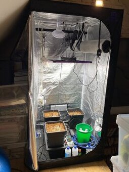 Zánovní kompletně vybavený Growbox 100x100cm