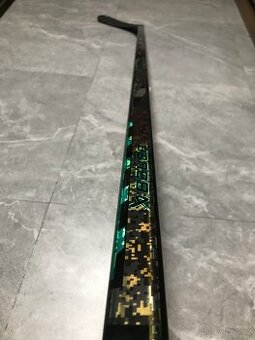 Hokejka bauer twitch 77-87,170cm , p92, levá ruka dole
