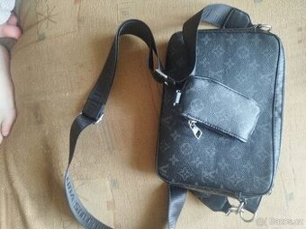 Lv monogram