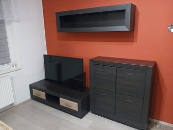 Komoda, TV stolek, police
