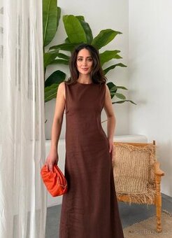 Hnědé šaty