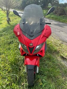 Skutr Gilera Nexus 125