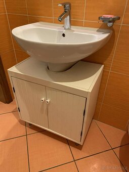 koupelnove umyvadlo a vana