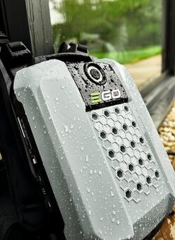 prodám zádovou baterii EGO s nabíječkou