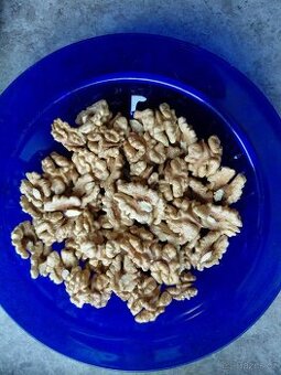 Prodám poslední vyloupané vlašské ořechy