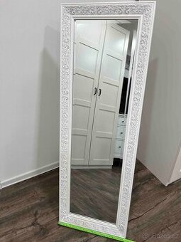 Stojací zrcadlo v ozdobném rámu 130x45 cm