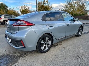 HYUNDAI IONIQ GARANTUJEME KM SOH 100 %