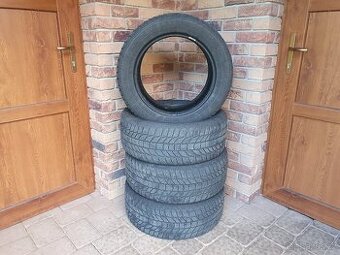 Zimní pneu 235/55/17