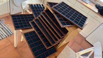 sběratelská skříňka/box na mince/medaile,