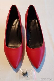 Dámské červené lodičky – značka Vagabond