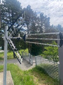 Střesní anténa se zátěžovým stojanem