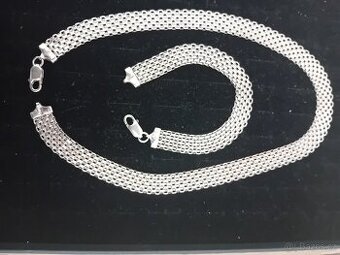 Starožitný stříbrný set.