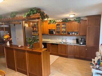 Kuchyňská linka s barem