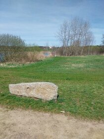 Pozemek obklopen ze 3/4 rybnikem