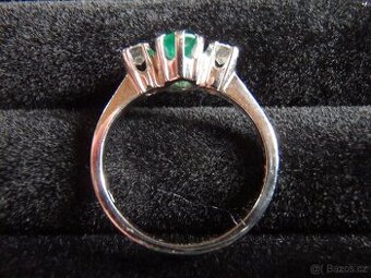 Rakousko-Uherský 14 Karátový prsten smaragd a 2 diamanty.