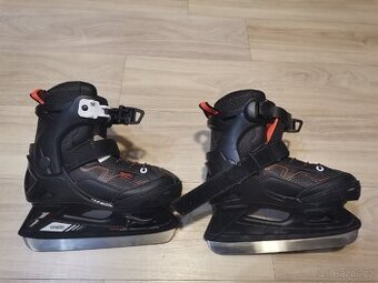 CHLAPECKÉ LEDNÍ BRUSLE FIT 100 29-32 ČERNO-ORANŽOVÉ