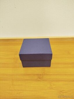 Krásné hodinky v dárkové krabičce