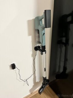 Tyčový vysavač Electrolux 600 Clean zelený