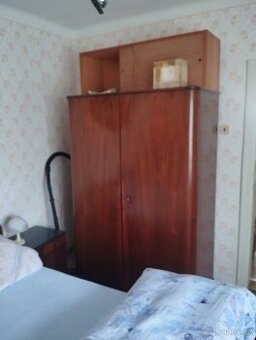 Stará ložnice ve velmi dobrém stavu