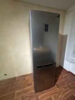 Samusng lednice a mrazákem