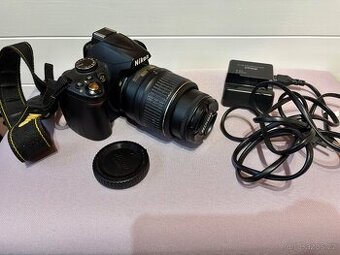 Zrcadlovka NIKON D3000