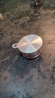 Yamaha DT 125 R X RE víčko přívěry pravé