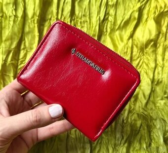 Krásná malá červená peněženka Stradivarius, nová.