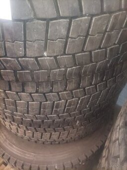Nové pneu Bridgestone 275 70 22,5