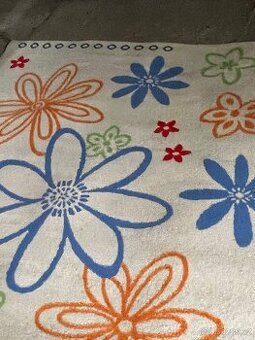 Krásný květinový koberec