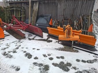 Sněhová radlice za traktor