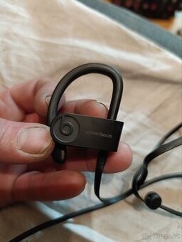 Powerbeats 3