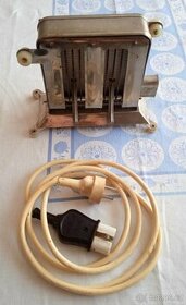 Prodám starožitný topinkovač typ 87 - funkční