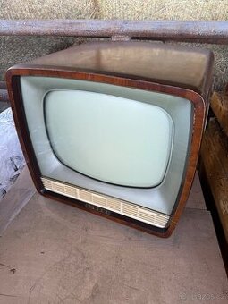 Stará televize Tesla