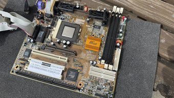 RETRO deska PCChips - M726MRT - Socket 370 a Slot 1