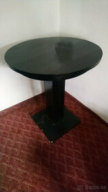 Starožitný kulatý stolek masiv, zachovalý secesní styl