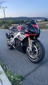 Aprilia Tuono 1100 V4 Factory  2020 ČR Akrapovič